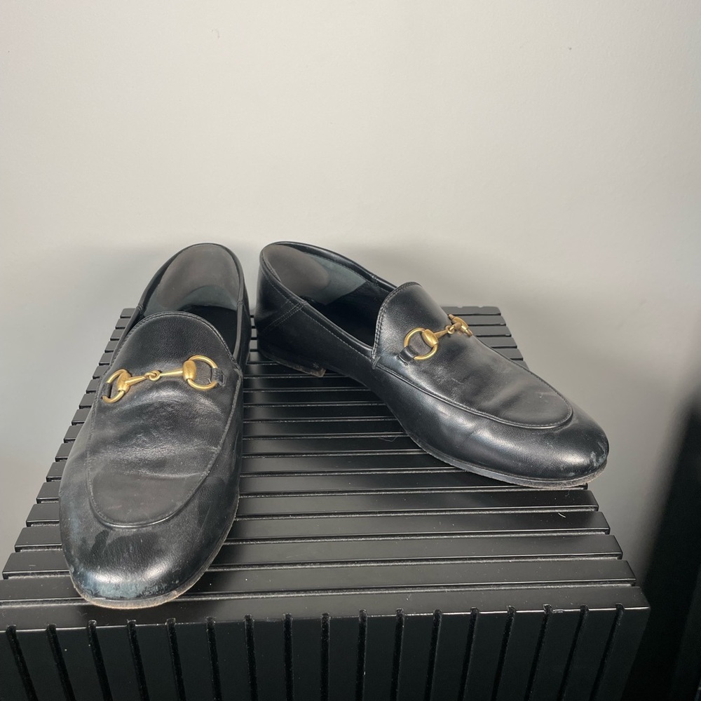 Gucci Black Leather Loafers Agnello Plonge with Gold Horsebit Detailing Scuffed